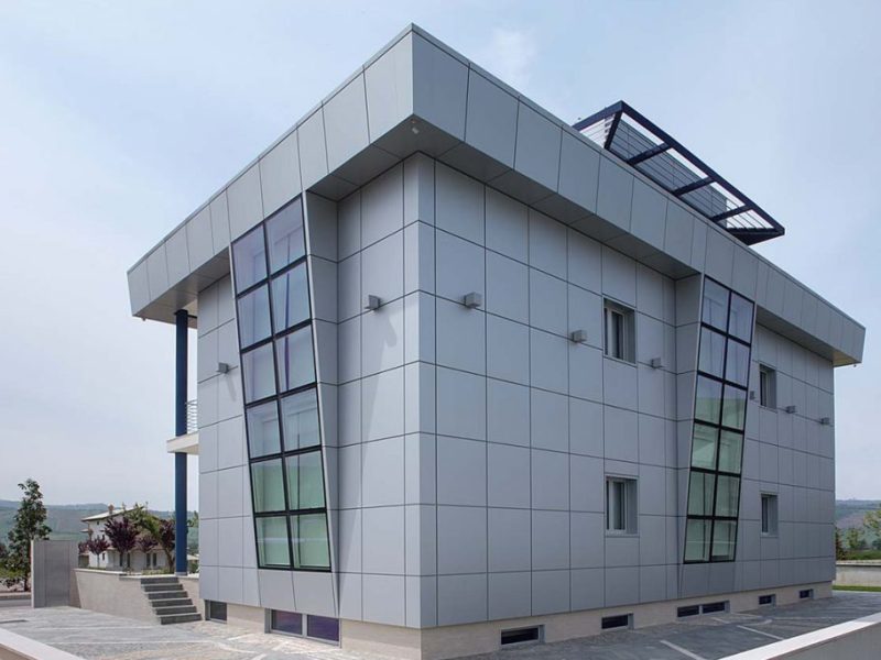 LUOGO: PAGLIARE DI MORRO D’ORO (TE)

PROGETTO: ARCH.G.BRANDIMARTE

ANNO: 2007